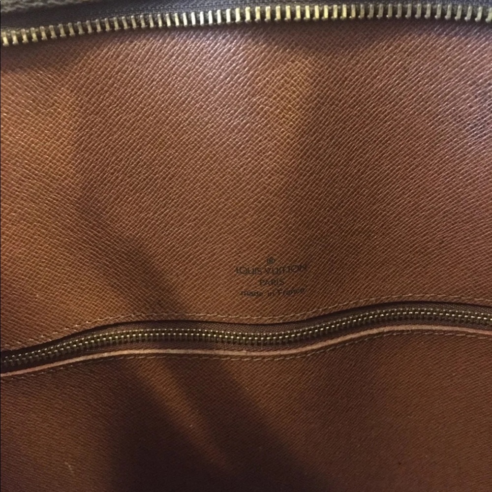 Louis Vuitton Babylone Bag - Picture 7 of 8